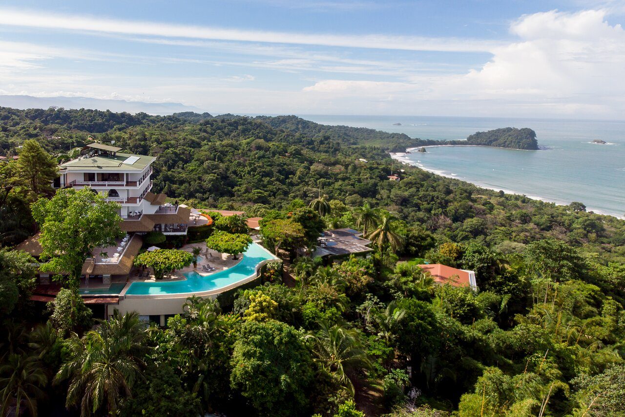 La Mariposa Hotel