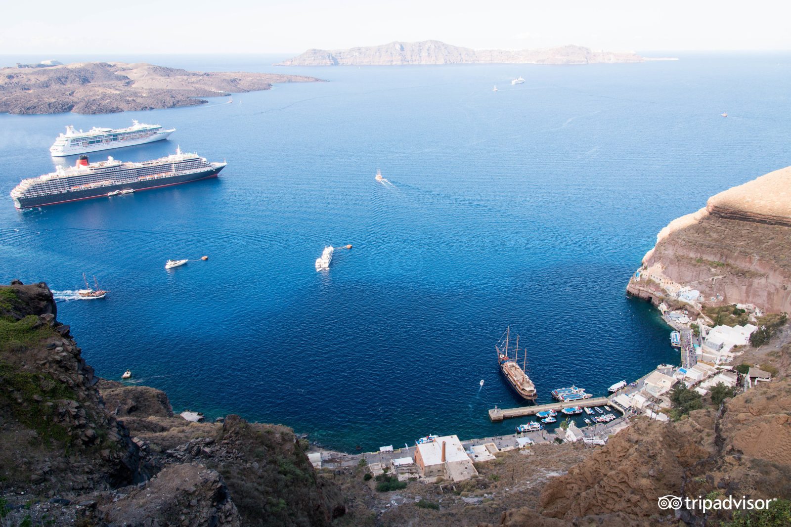 Athina Luxury Suites
